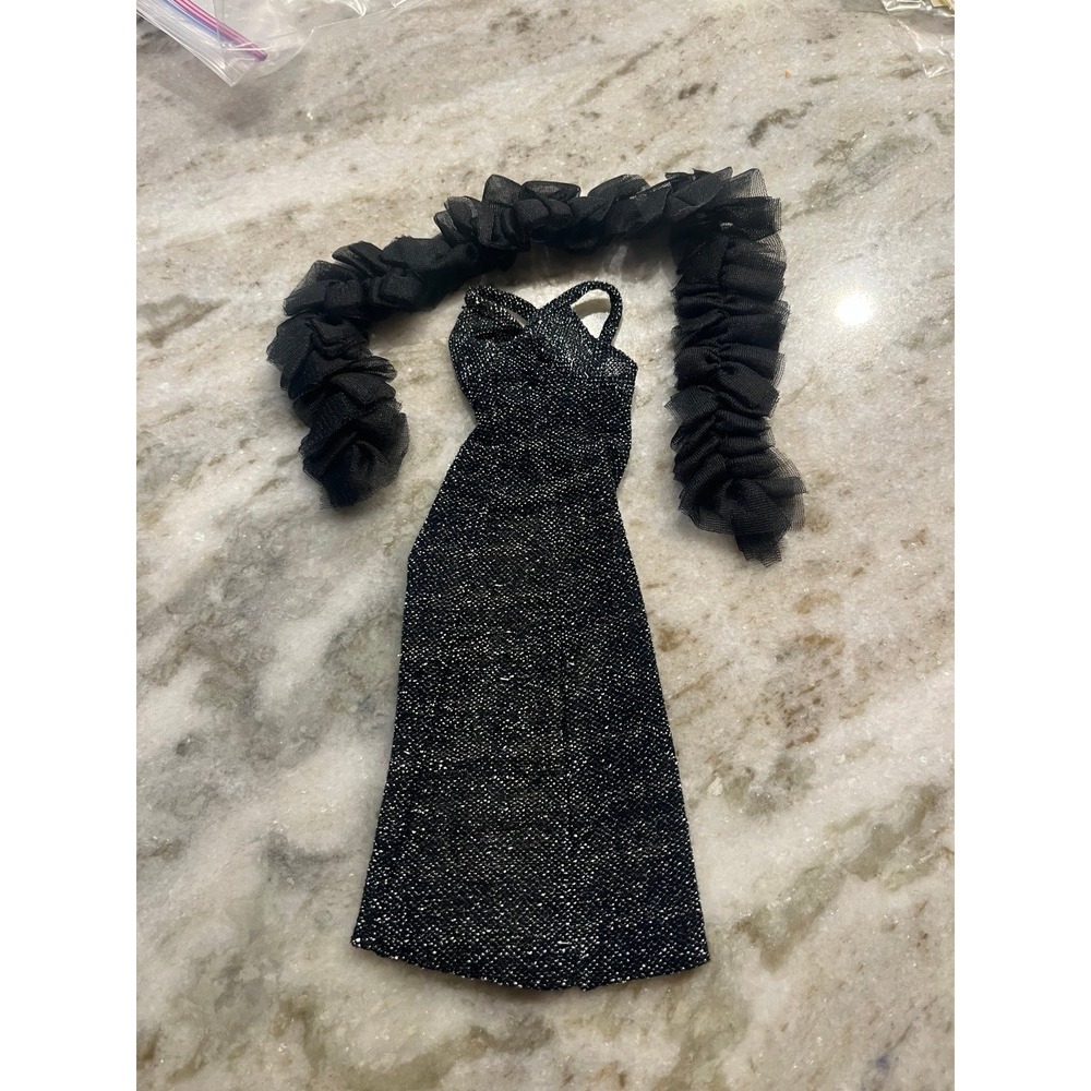 Vintage 1976 Superstar Barbie Dramatic Black & Silver Shimmer Boa and Dress 9837